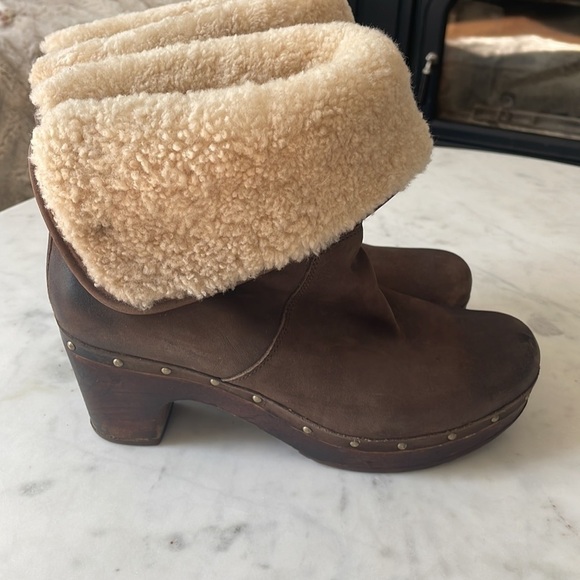 Ugg Lynnea Shearling Clog Boots - Picture 5 of 15